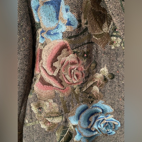 Gorgeous floral jacket! Boho embroidered flowers wool-blend tweed Nygard coat - Picture 6 of 16